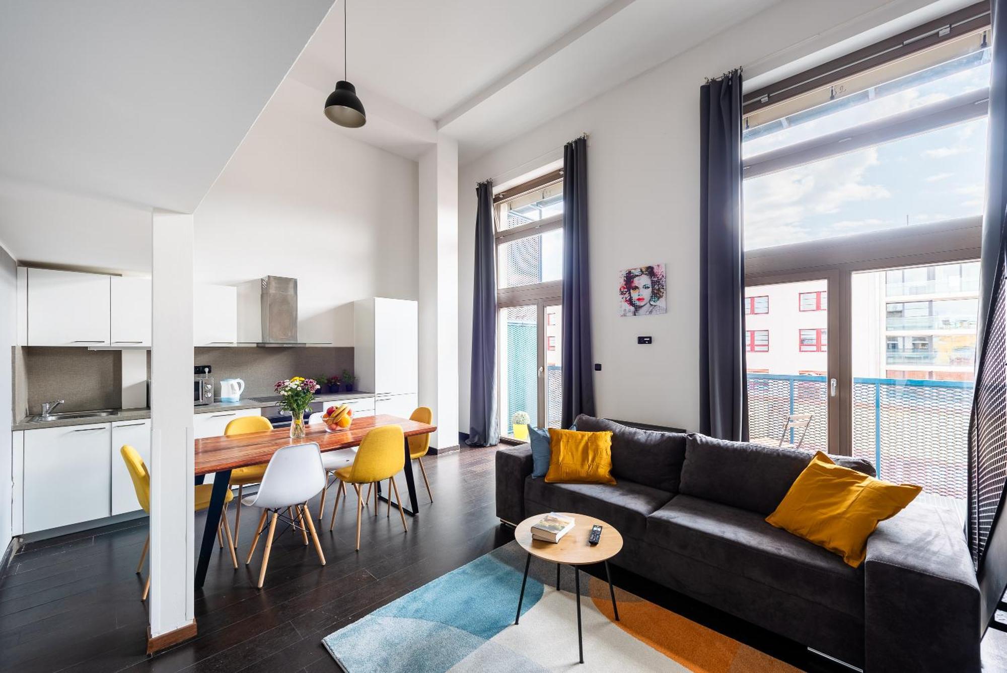 Apartments With Large Balcony, Parking Prague *