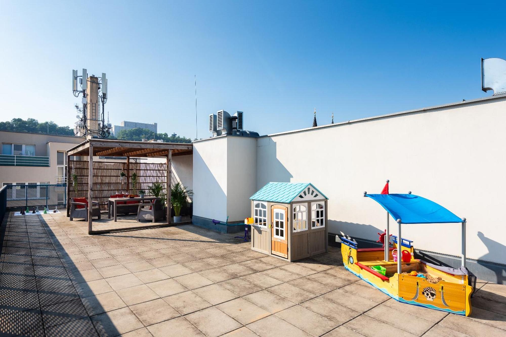 Apartmán Apartments With Large Balcony, Parking Prague