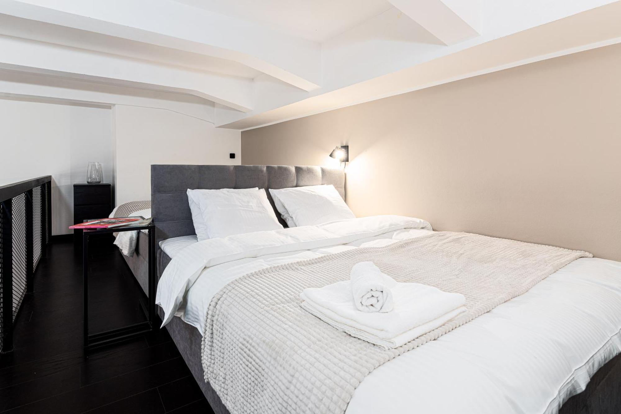 Apartments With Large Balcony, Parking Prague Apartmán *