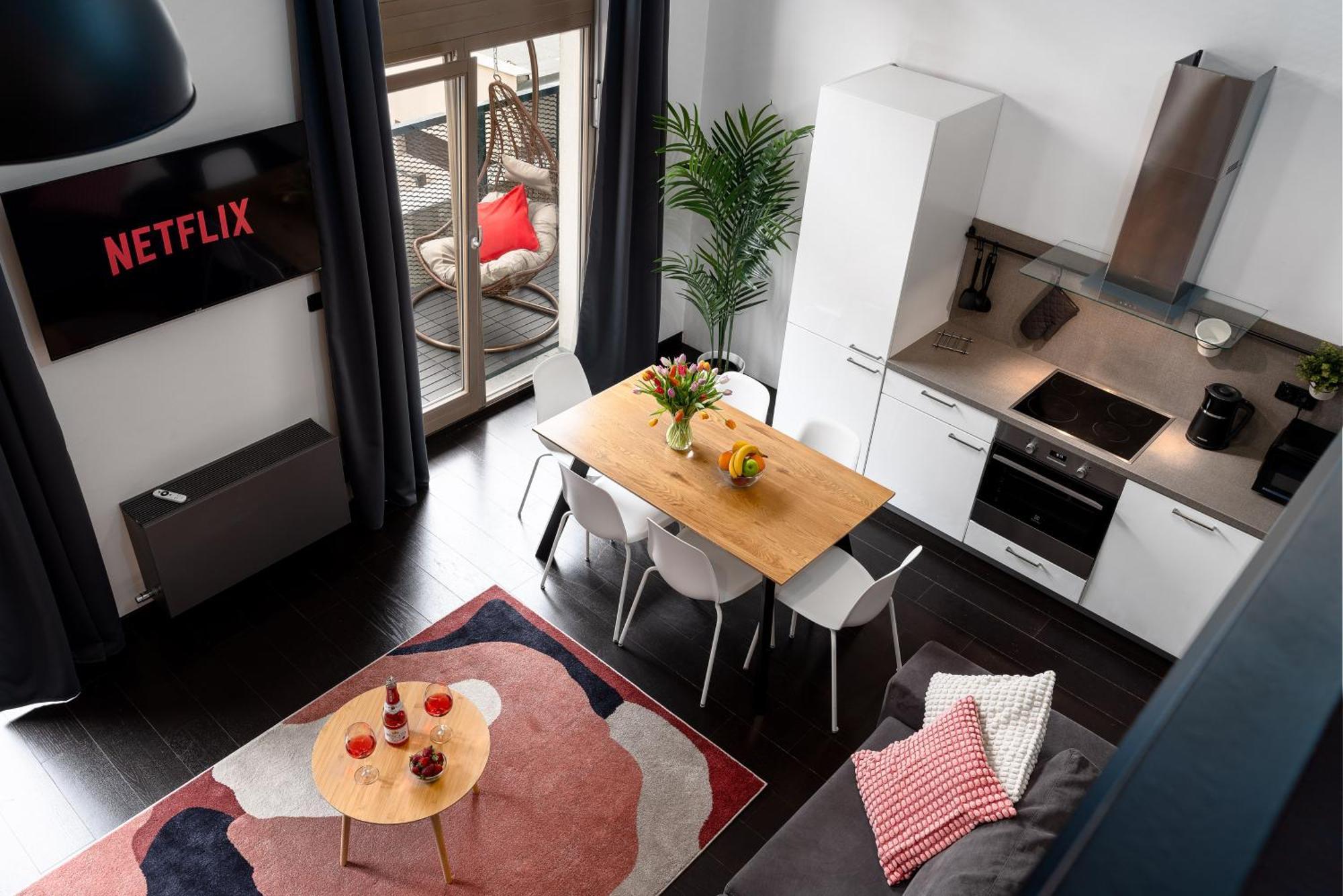 Apartments With Large Balcony, Parking Prague Apartmán