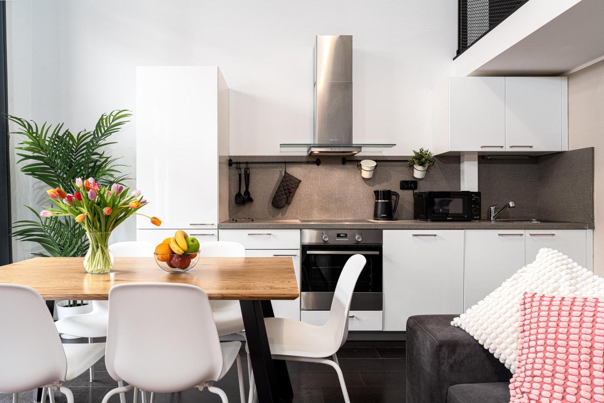 Apartments With Large Balcony, Parking Prague Apartmán *
