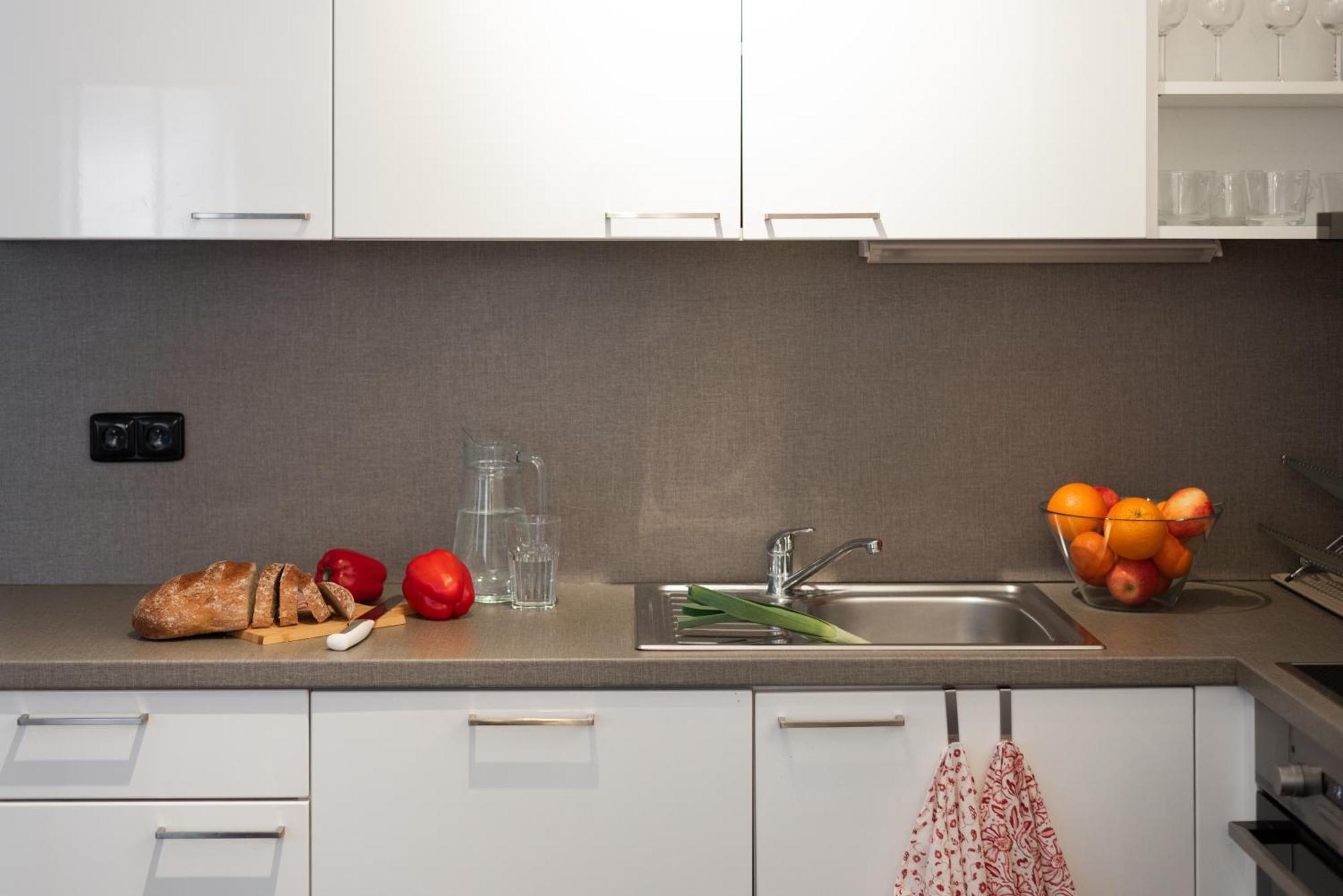 Apartmán Apartments With Large Balcony, Parking Prague Prague