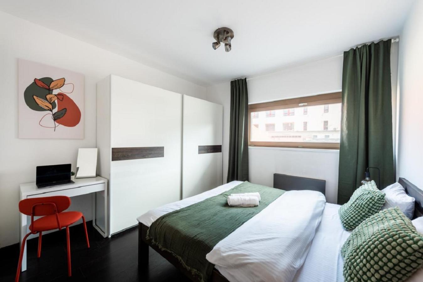 Apartments With Large Balcony, Parking Prague