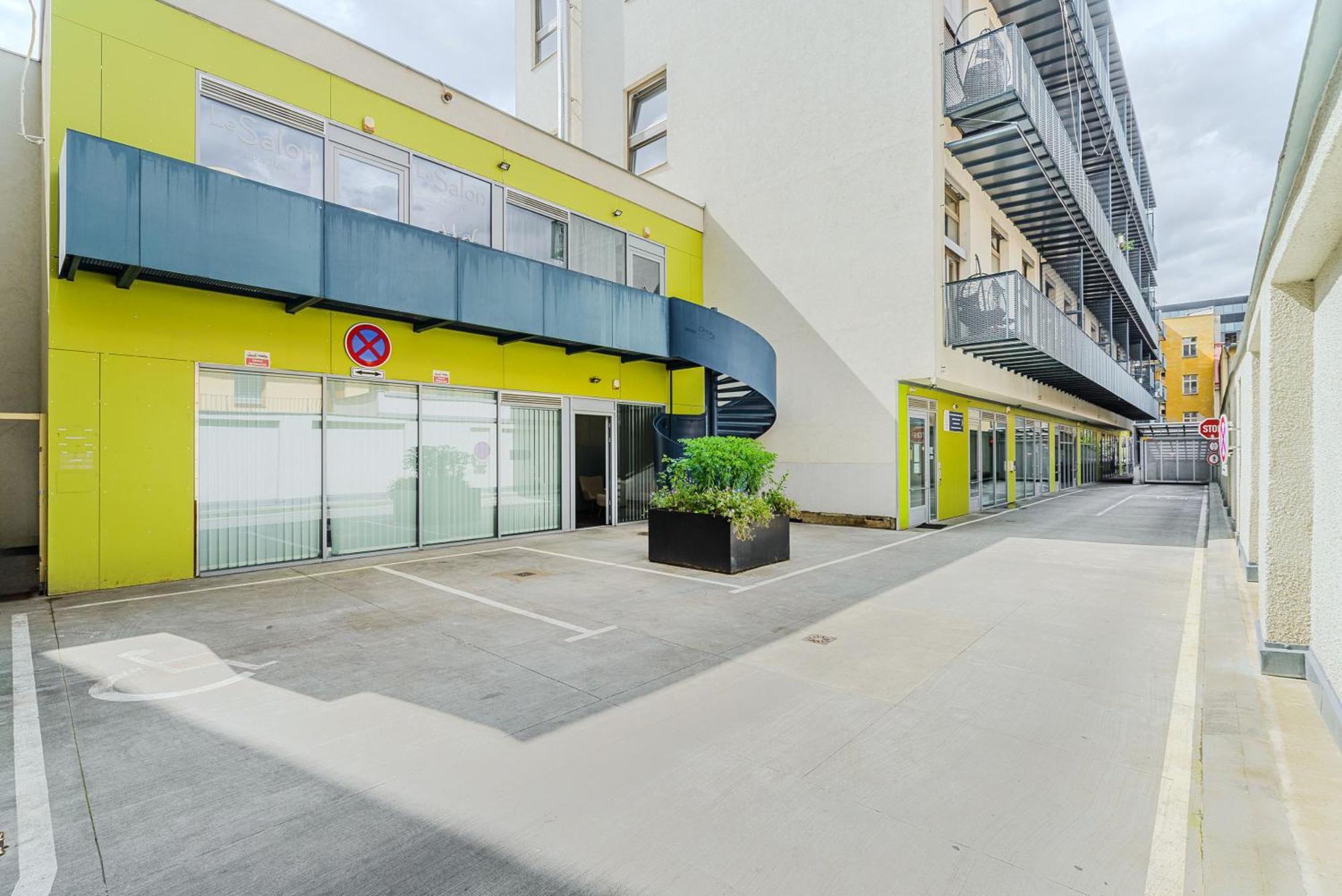Apartments With Large Balcony, Parking Prague Apartmán *
