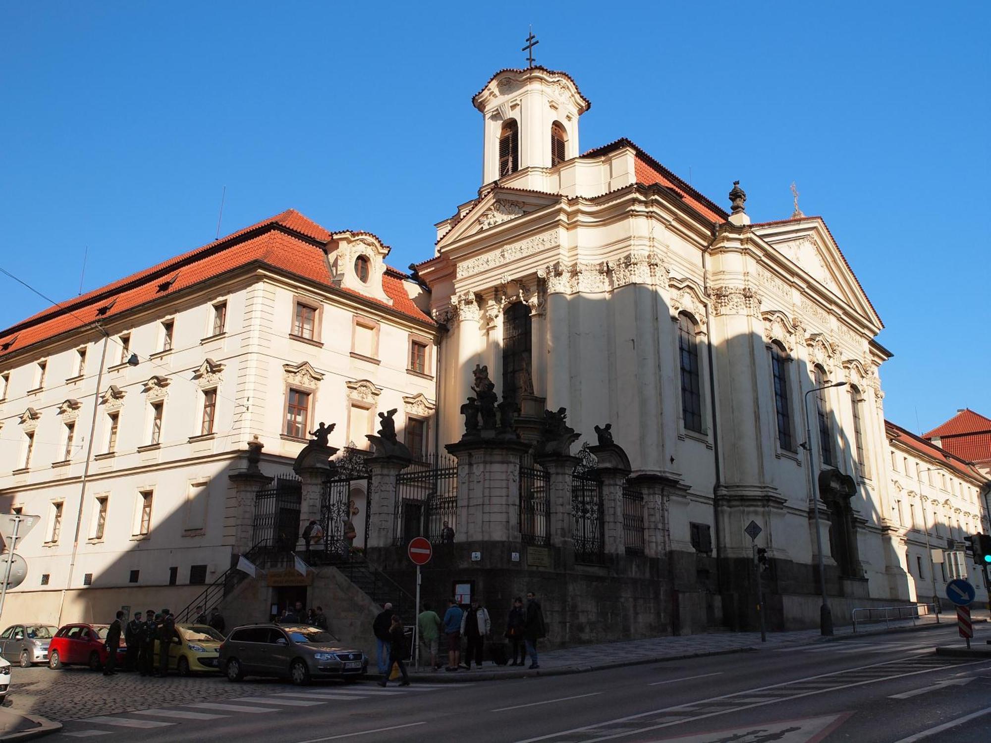 Apartament With Large Balcony, Parking