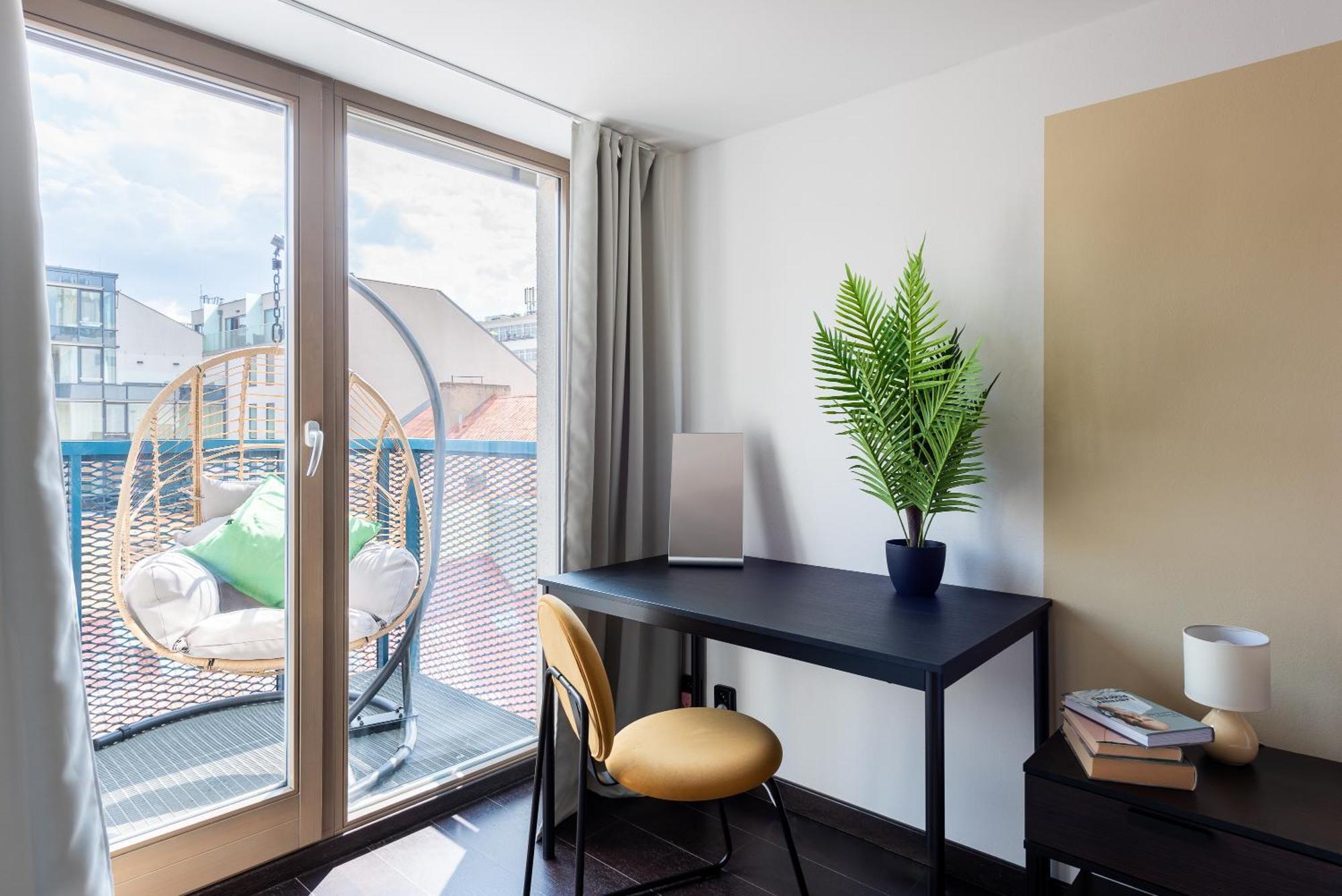 With Large Balcony, Parking Praga