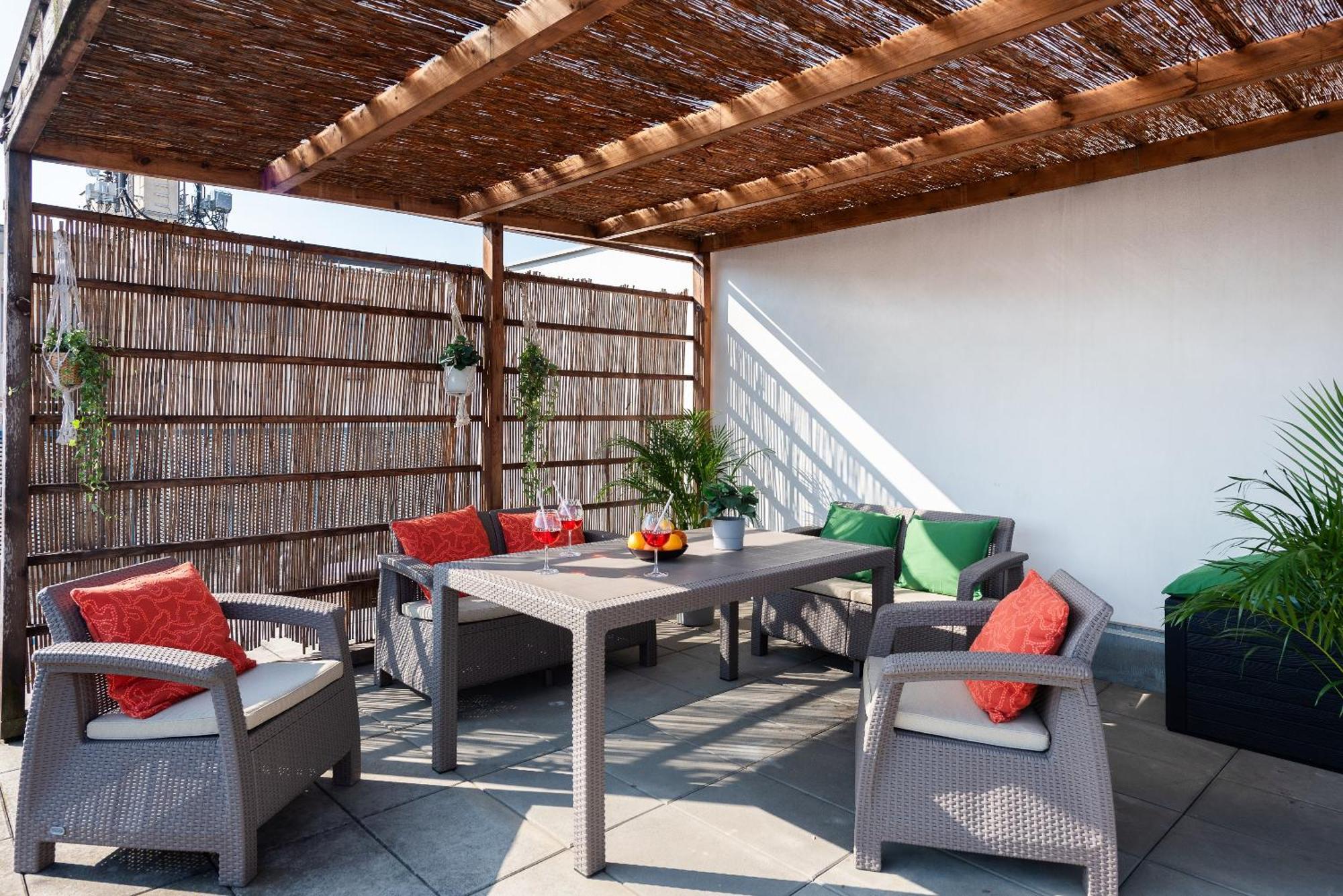 With Large Balcony, Parking Praga