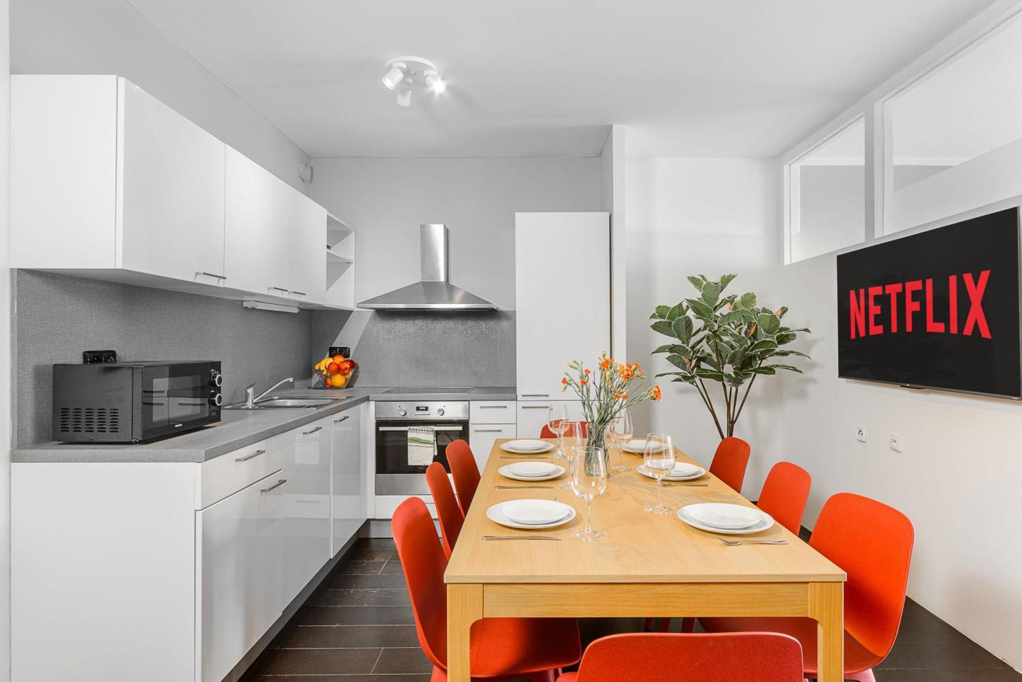 With Large Balcony, Parking Praga
