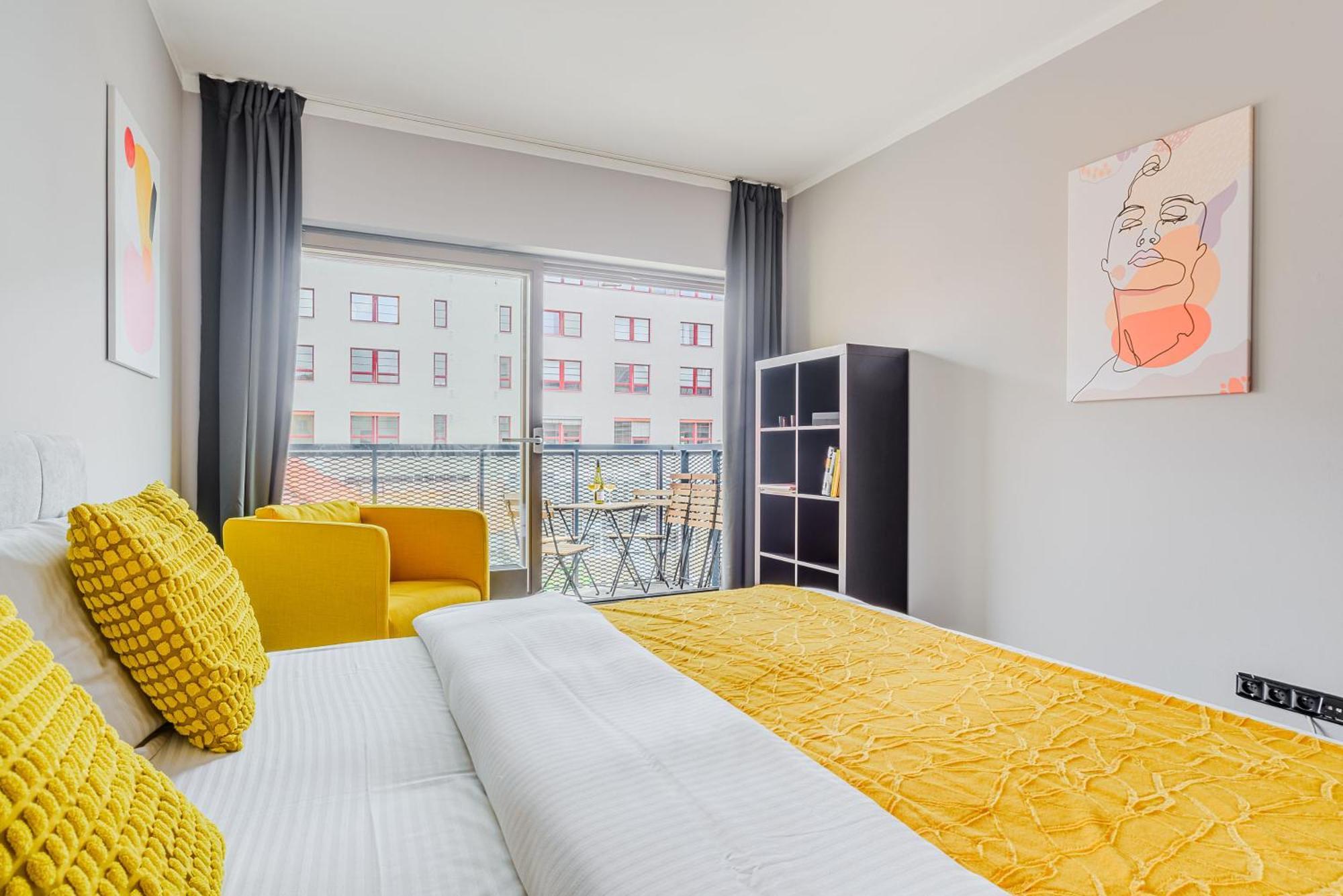 Apartament With Large Balcony, Parking